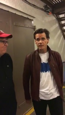 michael-moore-backstage139.jpg